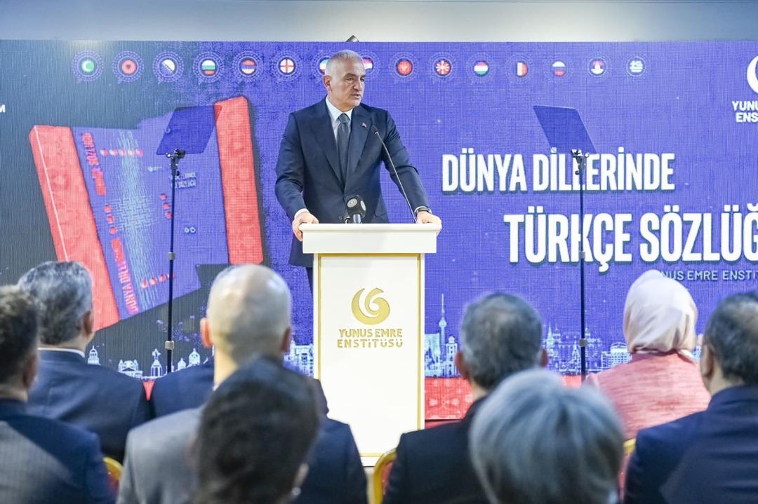 Bakan Ersoy  D&uuml;nya Dillerinde T&uuml;rk&ccedil;e  s&ouml;zl&uuml;ğ&uuml;n&uuml; tanıttı! 4