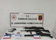 Jandarma ruhsatsız silah ele ge&ccedil;irdi