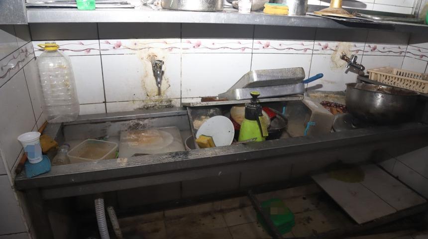 Mersin&rsquo;de hijyen kurallarına uymayan fırına 6 bin 400 lira ceza