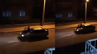Aracın üzerine çıkan davulcu mahalleliyi sahura böyle uyandırdı