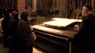 Ziyarete açılan Hırka-i Şerif'e yoğun ilgi