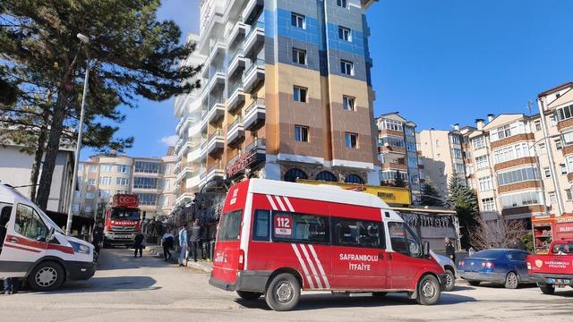 Karab&uuml;k te otelde &ccedil;ıkan yangın s&ouml;nd&uuml;r&uuml;ld&uuml; 3