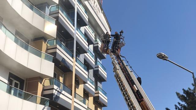 Karab&uuml;k te otelde &ccedil;ıkan yangın s&ouml;nd&uuml;r&uuml;ld&uuml; 2
