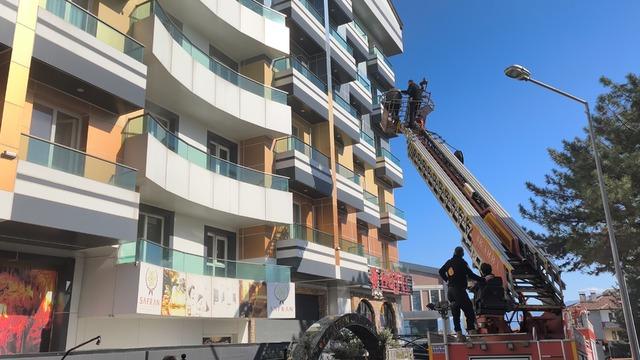 Karab&uuml;k te otelde &ccedil;ıkan yangın s&ouml;nd&uuml;r&uuml;ld&uuml; 1