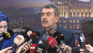 Yusuf Tekin'den &Ouml;zg&uuml;r &Ouml;zel'e sert s&ouml;zler: "Onun kadar midesi geniş bir adam değilim"