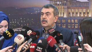 Yusuf Tekin'den Özgür Özel'e sert sözler: Onun kadar midesi geniş bir adam değilim