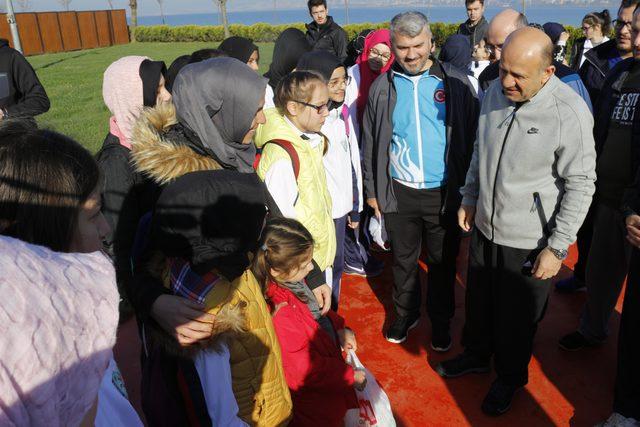 Fikri Işık: SDG'nin PYD'nin kontrolünde bir örgüt olduğunu Fransa çok iyi biliyor