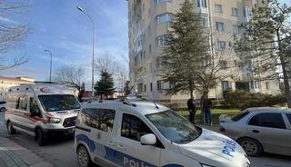 Komşular arasındaki bı&ccedil;aklı kavga kanlı bitti: 4 yaralı