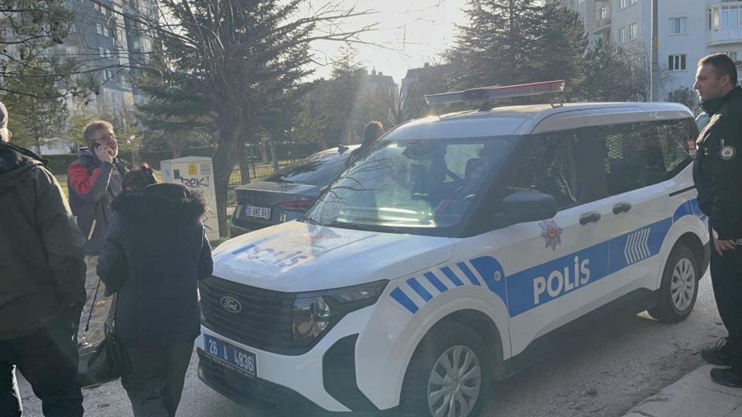 Komşular arasındaki bı&ccedil;aklı kavga kanlı bitti: 4 yaralı 1