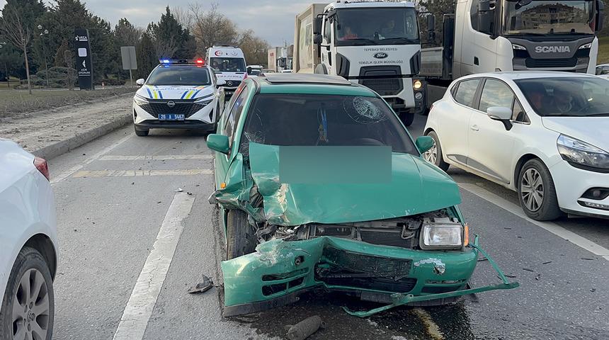 Eskişehir'de trafik kazası! Yaralılar var