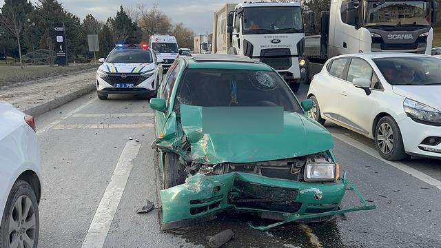 Eskişehir'de trafik kazası! Yaralılar var