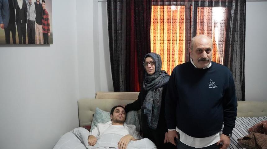 Bağcılar&rsquo;da metro &ccedil;ıkışı bı&ccedil;aklanan Oğuzhan &Ccedil;&ouml;p&uuml;r&rsquo;&uuml;n ailesine tehdit mesajları atıldığı ortaya &ccedil;ıktı