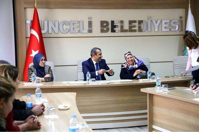 Tunceli'de belediyeye ait 12 konut, ihtiyaç sahiplerine tahsis edildi