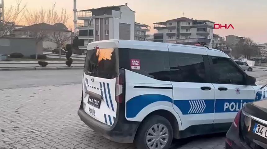 Malatya'da bı&ccedil;aklı kavga! Yaralılar var