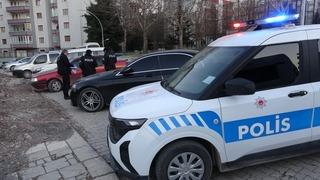 Son dakika: Malatya'da bı&ccedil;aklı kavga: 2 yaralı