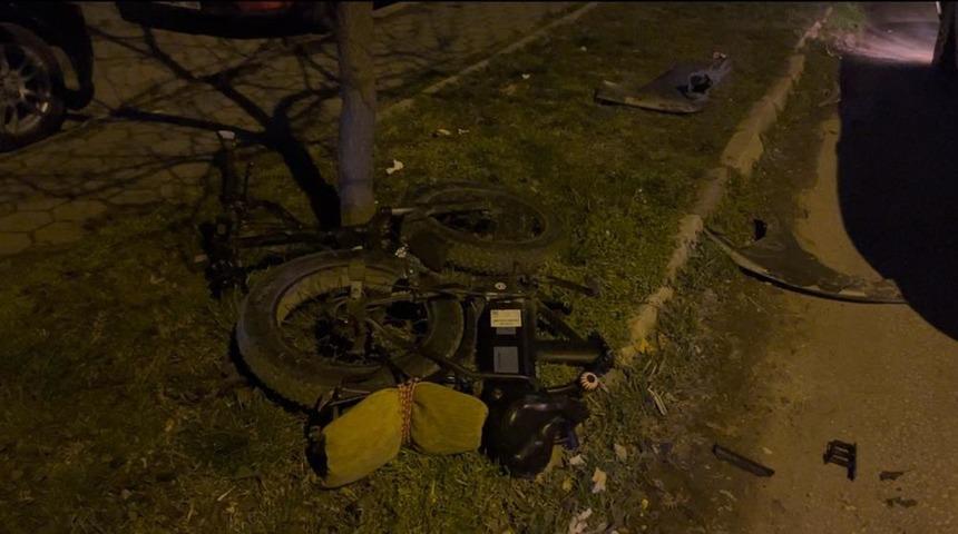 &Ccedil;ocuğun kullandığı otomobil bisiklete &ccedil;arptı: 2 &ccedil;ocuk yaralandı