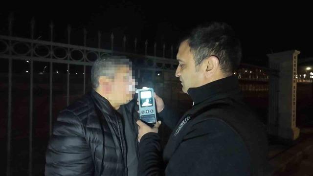 Polisten ka&ccedil;maya &ccedil;alışan alkoll&uuml; s&uuml;r&uuml;c&uuml;ye 17 bin lira ceza kesildi 1