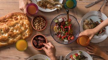 Kolay iftar men&uuml;s&uuml;! Ramazan'ın 4. g&uuml;n&uuml; iftar men&uuml;s&uuml; hazır...