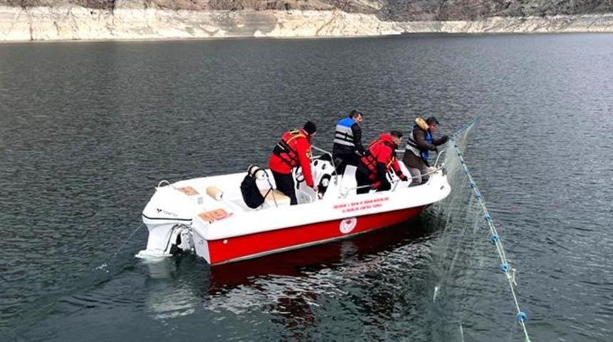 Tekne ile ka&ccedil;ak avcılara denetim