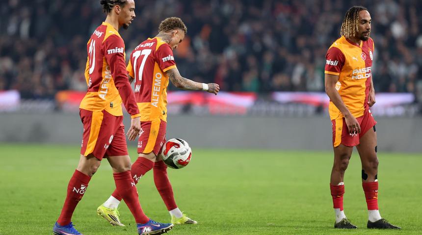 Galatasaray puan kaybeder kaybetmez Fenerbah&ccedil;e'den paylaşım!