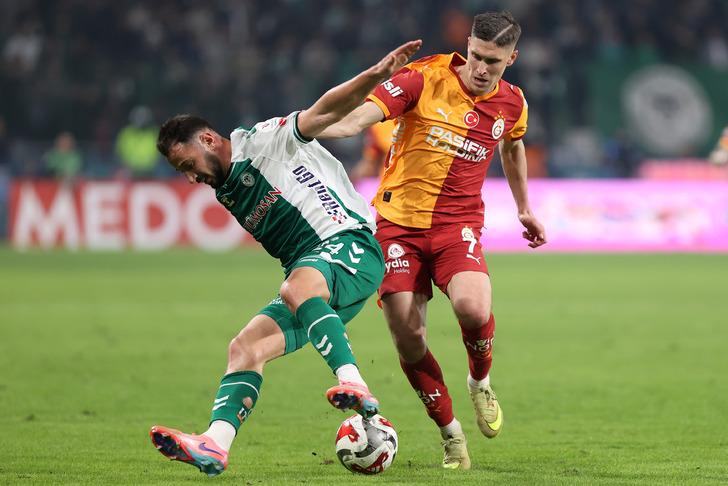 Konyaspor mağlubiyeti sonrası Galatasaray'a Osimhen uyarısı! G3