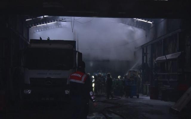 Ey&uuml;psultan&rsquo;da 3 iş yerinde yangın 2