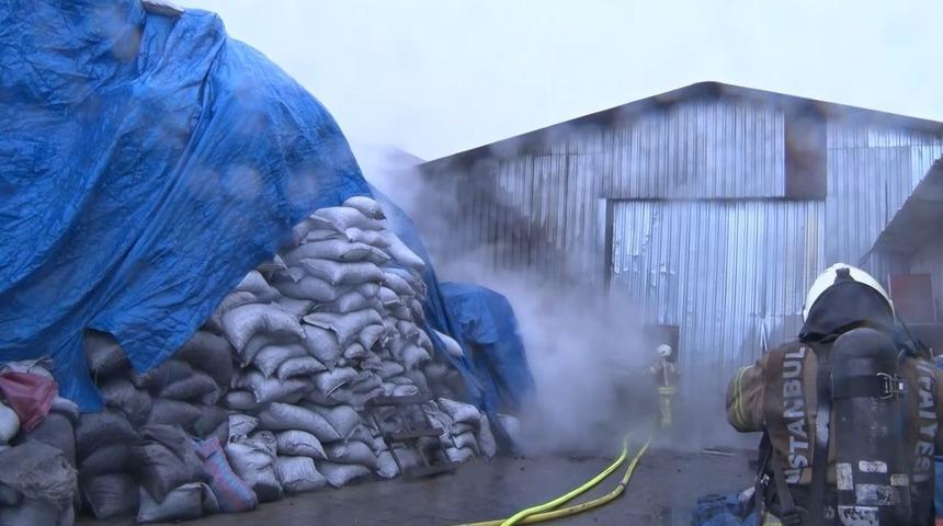 Ey&uuml;psultan&rsquo;da 3 iş yerinde yangın