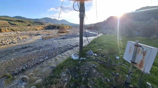 Ziyanlar&rsquo;da dere taştı, tarım arazileri zarar g&ouml;rd&uuml; 3
