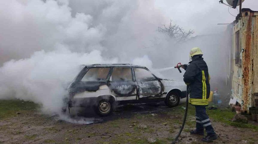 Ayvacık&rsquo;ta ara&ccedil; yangını