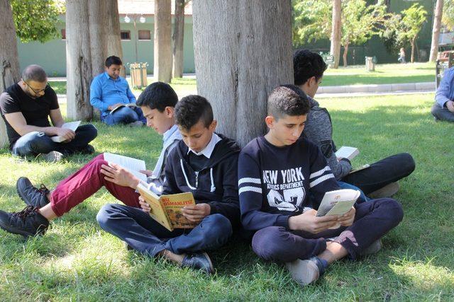 TÜGVA Antakya’dan kitap okuma etkinliği