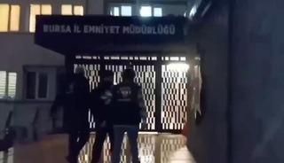 Bursa&rsquo;da kuyumcuya silahlı yağma girişiminin ş&uuml;phelisi yakalandı