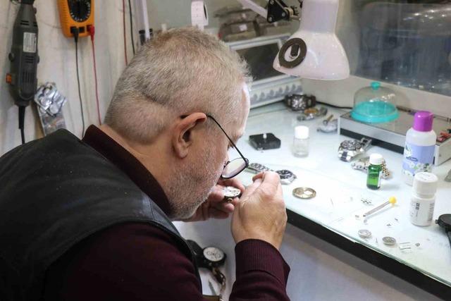 Saat sevdasından yurt dışı eğitimini bıraktı: Yıllardır zamana sevgiyle ayar veriyor 3