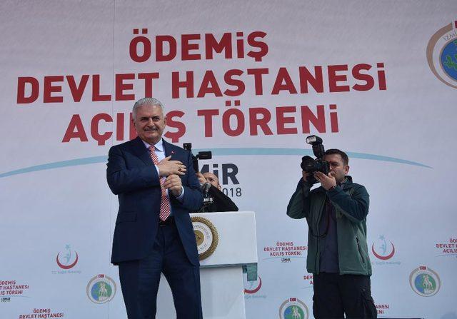 Başbakan Yıldırım 'Nefes Kredisi'nin ikincisini İzmir'de tanıttı (2)