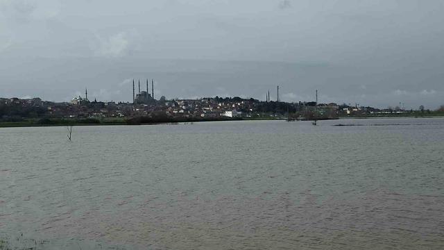 Selimiye Camii, g&ouml;le d&ouml;nen tarlalardan İstanbul&rsquo;daki Sultanahmet&rsquo;i andırdı 2