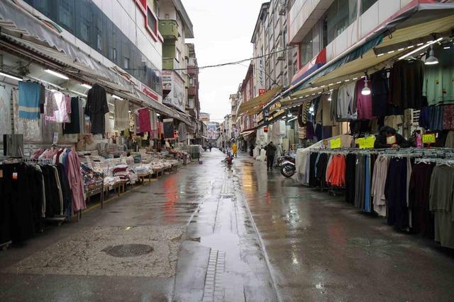 Sakarya’da şehir merkezinde yağmur, yüksek kesimlerde kar etkili oluyor 2