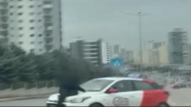Yer: Ankara! Trafikte tartıştığı sürücü darbedip, kaputun üzerinde sürükledi