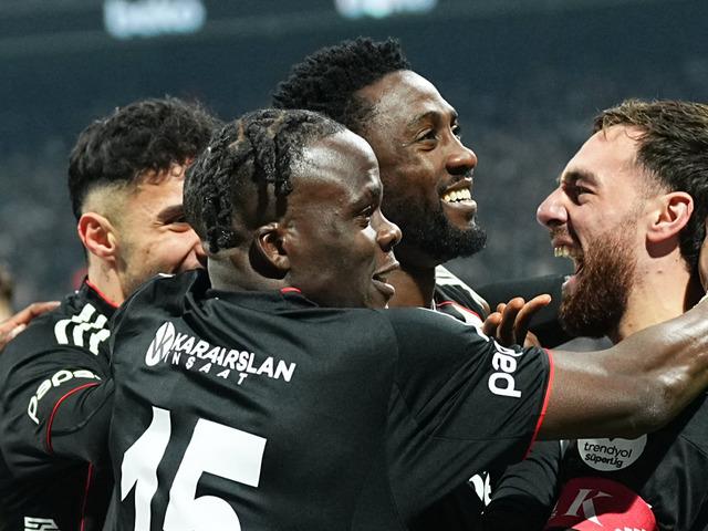 (&Ouml;zet) Beşiktaş - G&ouml;ztepe Ma&ccedil;ı &Ouml;zeti ve T&uuml;m &Ouml;nemli Anları