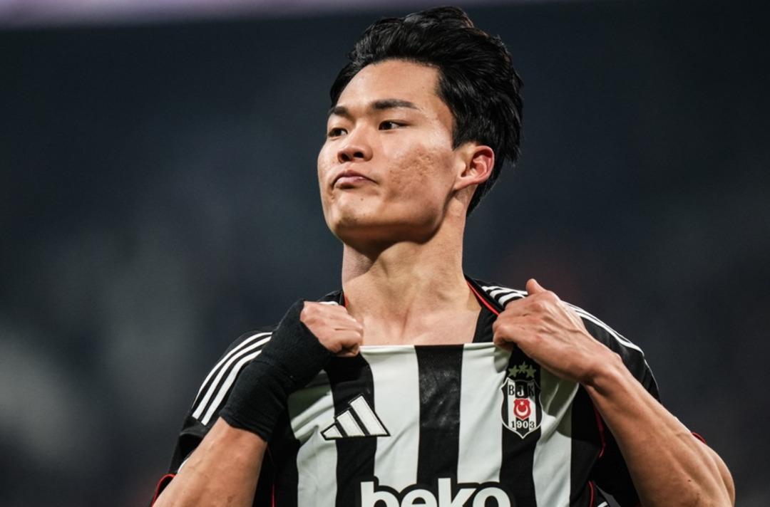 Beşiktaş ta Hyeon-gyu Oh dan  Yılın Gol&uuml; ! Sergen Yal&ccedil;ın inanamadı, dizlerinin &uuml;st&uuml;ne &ccedil;&ouml;kt&uuml; 3