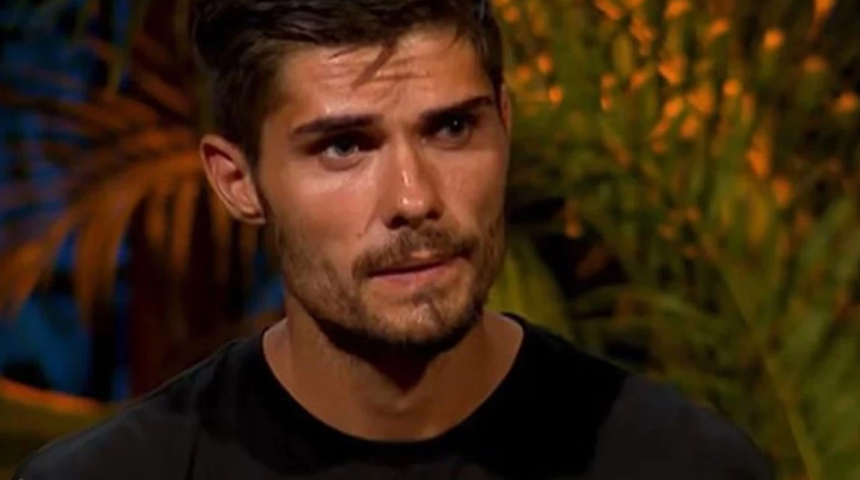 Barış Murat Yağcı Survivor'a d&ouml;nd&uuml;! Ağlayarak a&ccedil;ıkladı