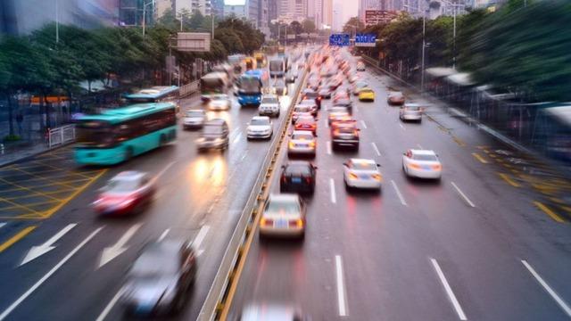 İstanbul'da sabah saatlerinde trafik yoğunluğu yaşanıyor