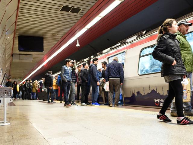 Yaşı 30'u ge&ccedil;ti okulda ve iş hayatında kendine yer bulamadı! İki milyon kayıp gen&ccedil;