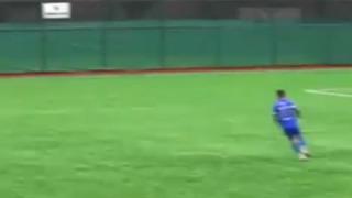 Maç sırasında inanılmaz olay! Top martıya çarptı, kalp masajıyla hayata döndü 