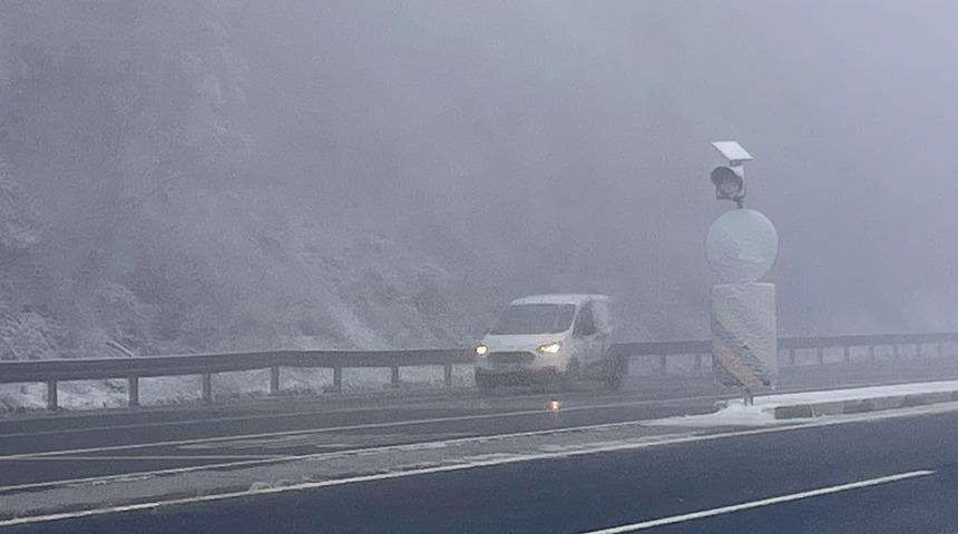 Bolu Dağı'nda sis etkili oluyor