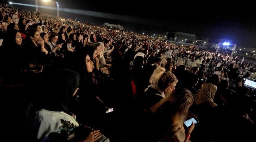 Suudi kadınlar yasakları yıktı! Böyle coştular