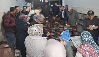 &lsquo;Olmazsa olmazımız&rsquo; Geceden hazırlayıp veriyorlar