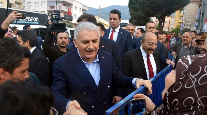 Başbakan Yıldırım 'Nefes Kredisi'nin ikincisini İzmir'de tanıttı (6)