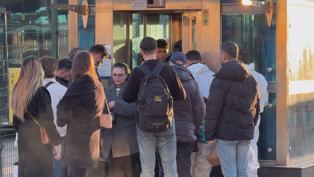 Metroda raylara atlayarak canına kıymıştı!  Akran zorbalığı  iddiası: Arkadaşına attığı mesaj ortaya &ccedil;ıktı! 12