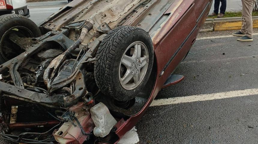 Bolu'da kontrolden &ccedil;ıkan otomobil takla attı: 1 yaralı