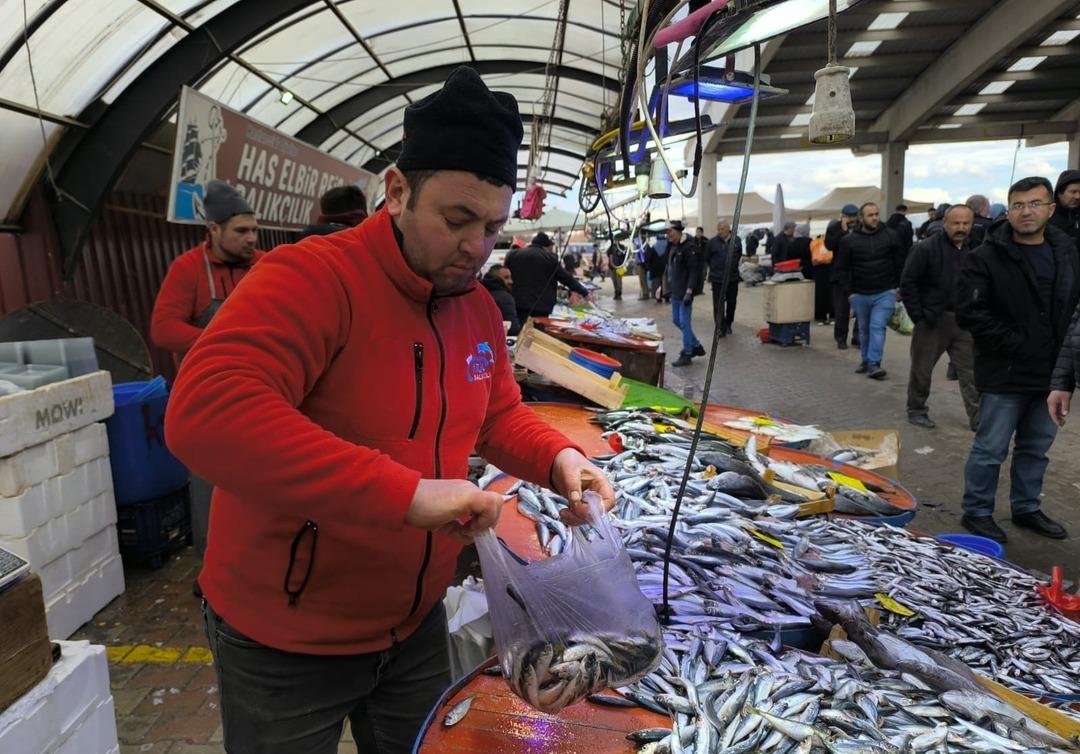 Ramazan da satışlar arttı: Tezgahlarda yoğunluk  Fiyatlar &ccedil;ok uygun  1