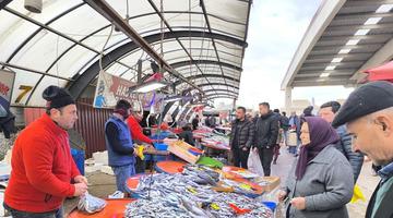 Ramazan'da satışlar arttı: Tezgahlarda yoğunluk 'Fiyatlar &ccedil;ok uygun'